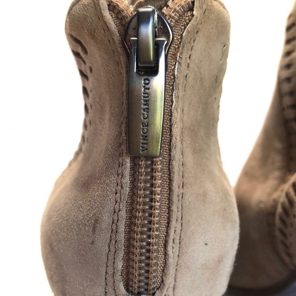 Vince Camuto Tan V-Sides Back Zip Block Heel Suede Ankle Boots 8M - Picture 9 of 16